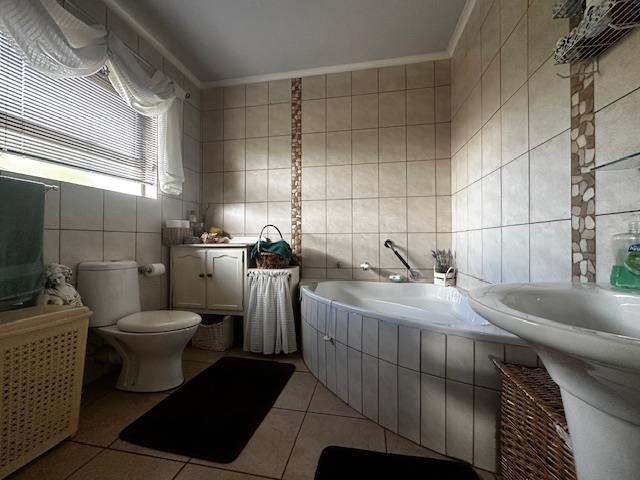 6 Bedroom Property for Sale in Pellissier Free State